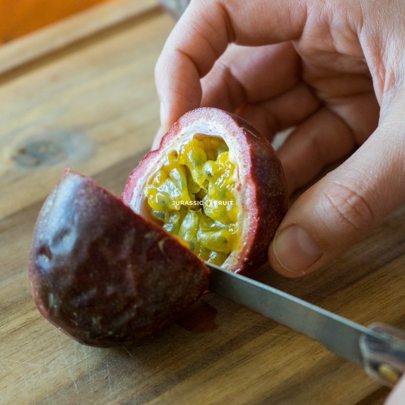 Couper le fruit de la passion