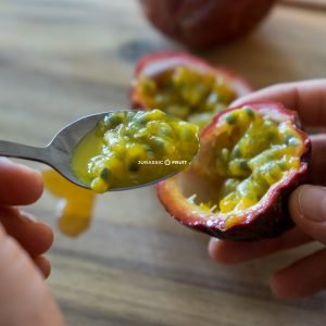 Déguster le maracuja à la petite cuillère